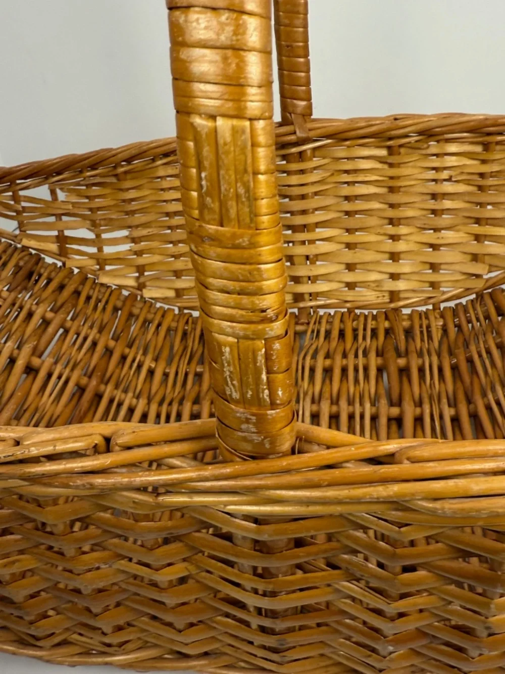 Vintage Woven English Willow/Wicker Garden Basket With Handle